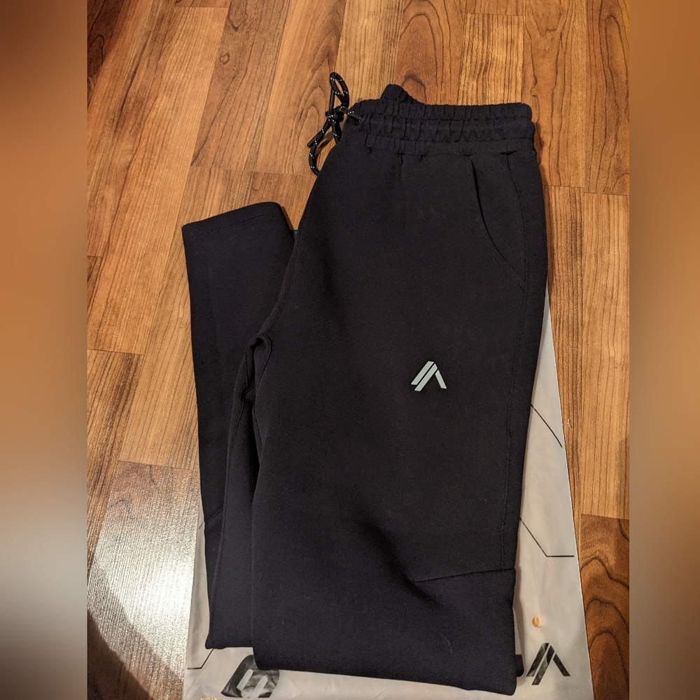 Alphalete women's joggers